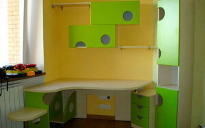 Оригинальный стол в детскую комнату SD-204
