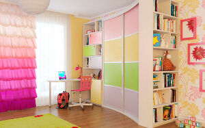 Разноцветный шкаф в детскую комнату SHD-202