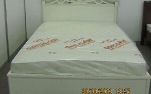 Белая кровать для спальни BKS-088