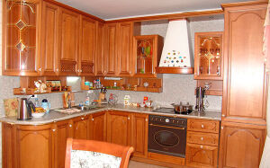 Удобная деревянная кухня KD-193