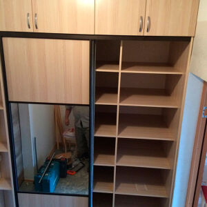 Класична шафа для передпокою SHP-372