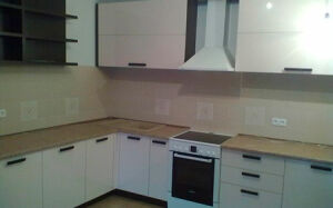 Глянцевая кухня белого цвета GK-443
