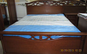 Ліжко для спальні із темного дерева KST-086