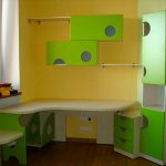 Оригинальный стол в детскую комнату