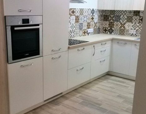 Біла вбудована кухня VK-296